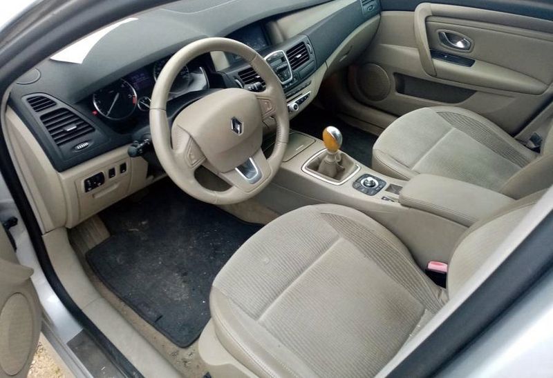 Renault Laguna • 2008 • 179,000 km 3