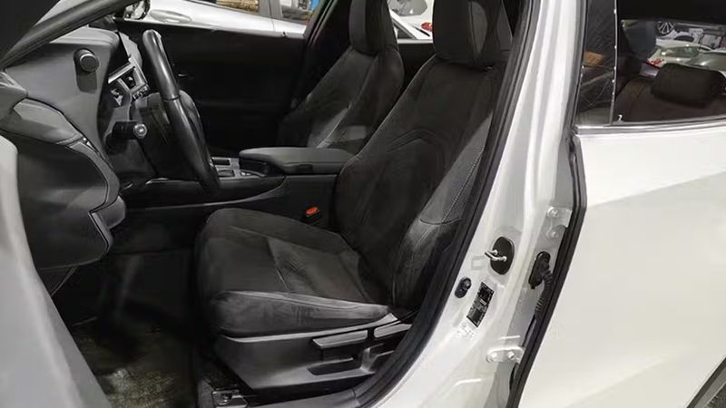 Lexus UX • 2023 • 68,000 km 9