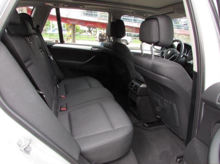 BMW X5 • 2013 • 115,000 km 4
