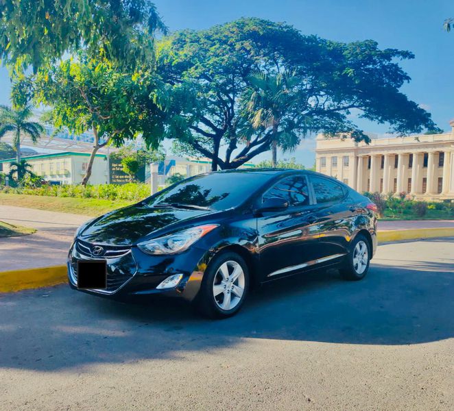 Hyundai Elantra • 2012 • 123,456 km 2
