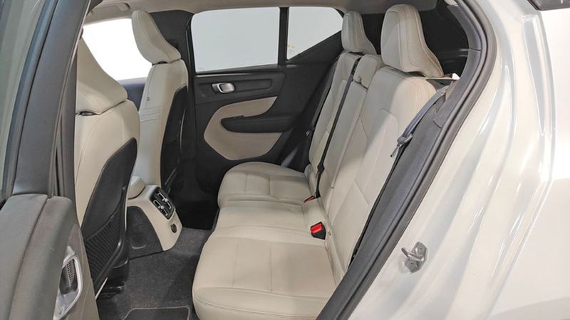 Volvo XC40 • 2020 • 79,263 km 3