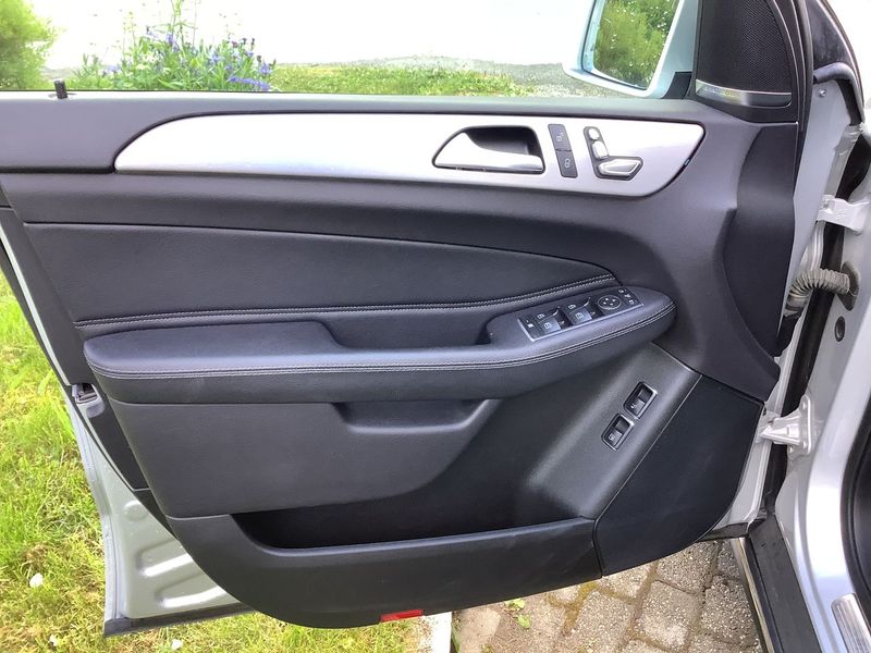 Mercedes-Benz GLE • 2016 • 38,000 km 7