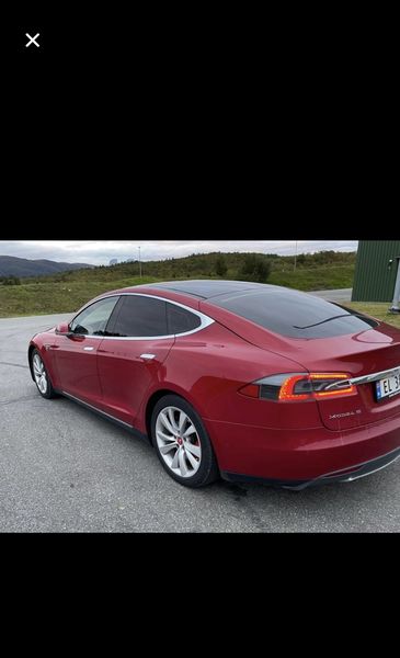 Tesla Model S • 2015 • 125,000 km 20