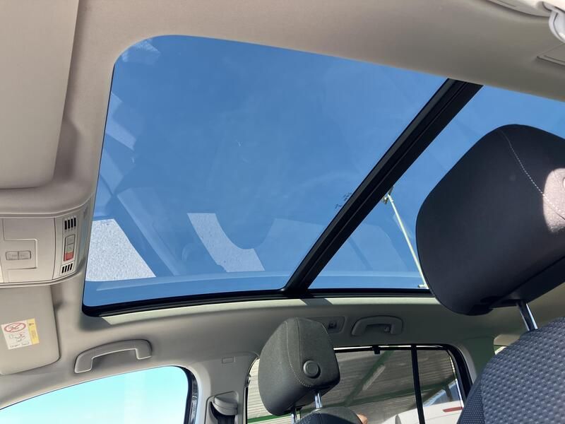 Volkswagen Touran • 2023 • 24,155 km 14