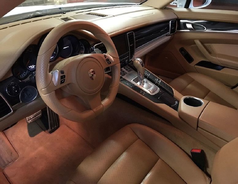 Porsche Panamera • 2011 • 194,500 km 4