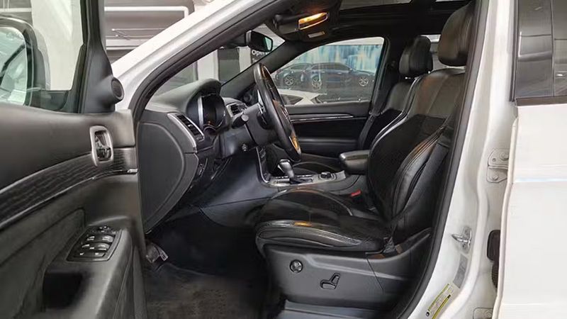 Jeep Grand Cherokee • 2019 • 114,045 km 3