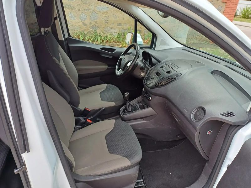 Ford Transit Courier • 2020 • 150,000 km 9