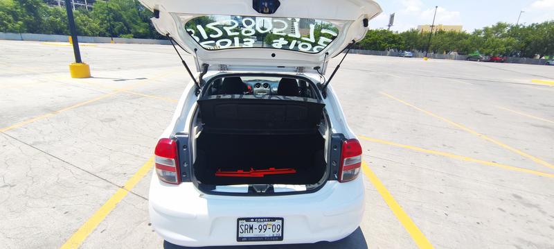 Nissan March • 2013 • 179,560 km 8