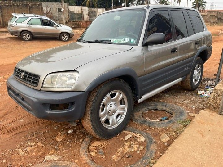 Toyota RAV4 • 2000 • 54 km 1