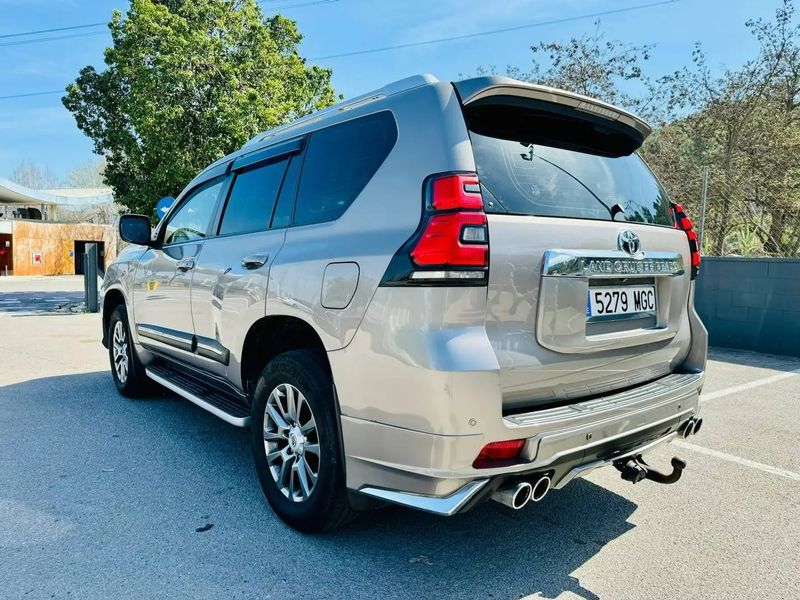 Toyota Land Cruiser • 2019 • 108,557 km 4