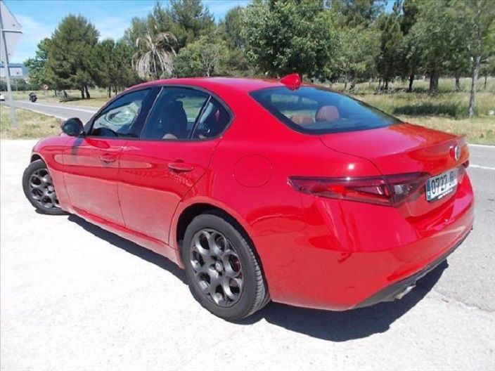 Alfa Romeo Giulia • 2016 • 119,850 km 5