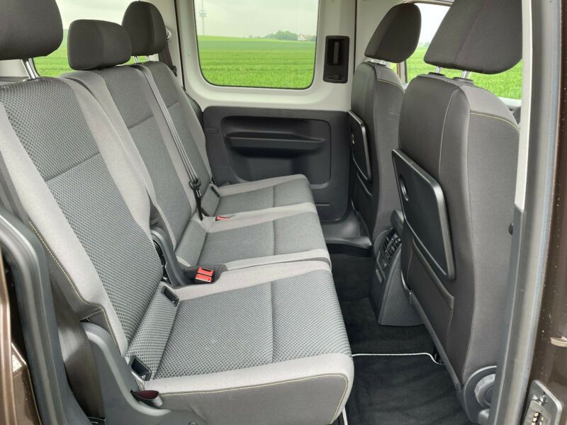 Volkswagen Caddy • 2019 • 94,500 km 8