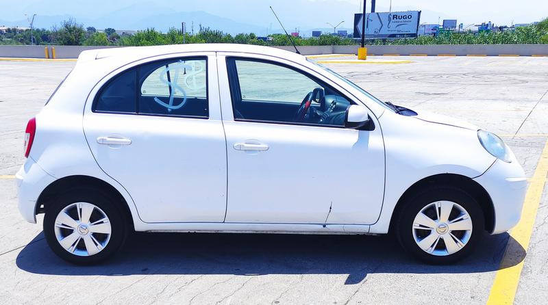 Nissan March • 2013 • 179,560 km 2