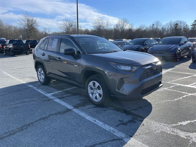 Toyota RAV4 • 2019 • 40,000 km 1