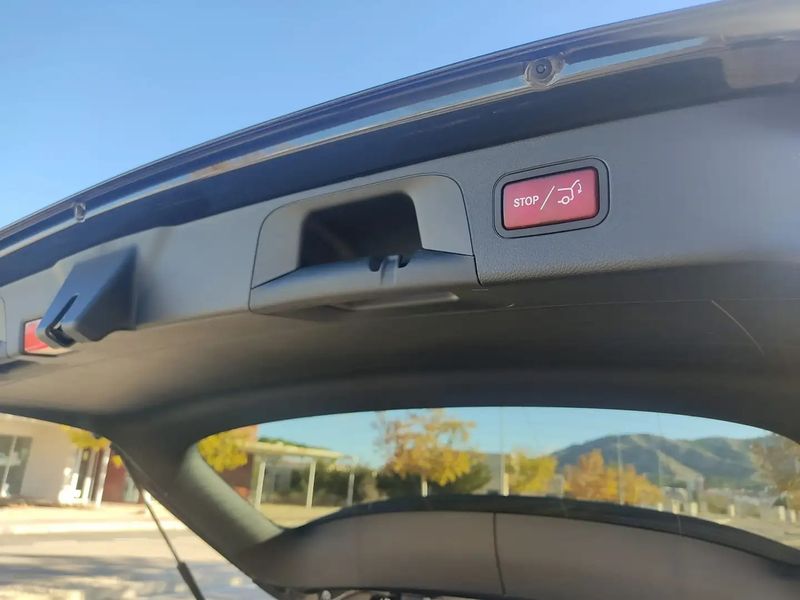 Mercedes-Benz GLC • 2021 • 49,000 km 16