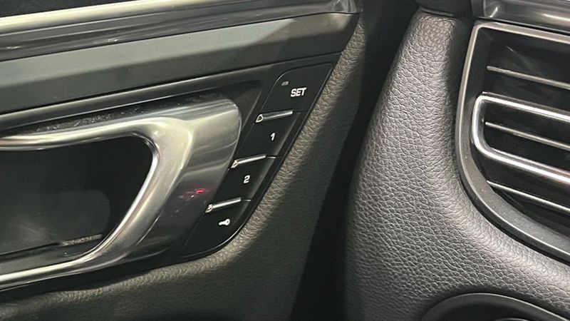 Porsche Macan • 2022 • 12,657 km 18