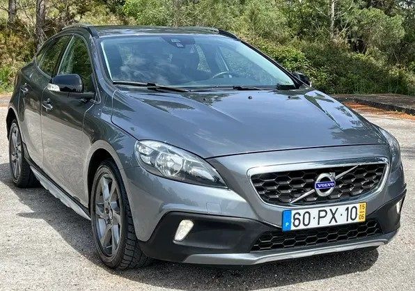 Volvo V40 • 2015 • 155,000 km 1