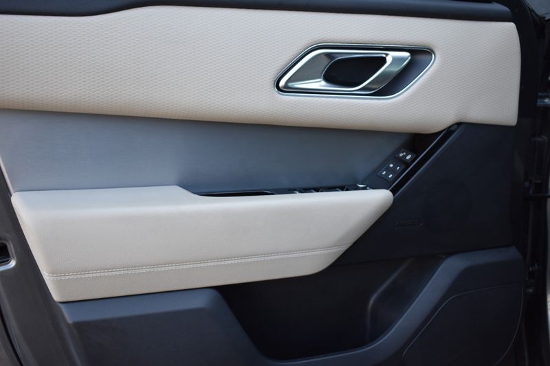 Land Rover Range Rover Velar • 2017 • 52,000 km 7