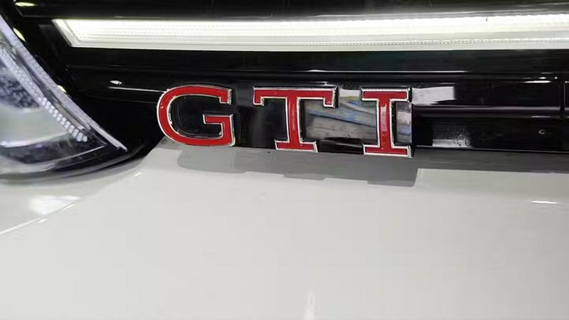 Volkswagen Golf • 2024 • 14,183 km 5