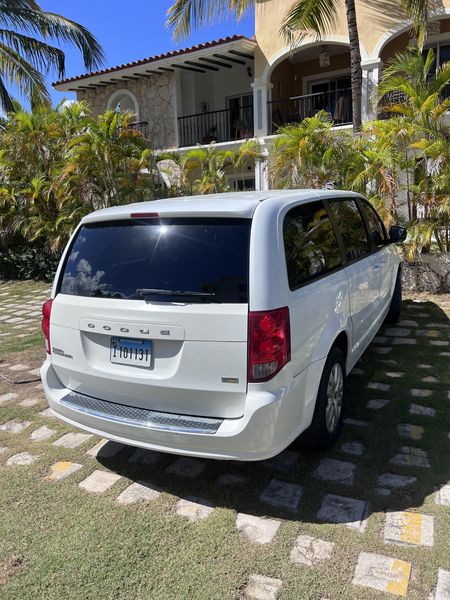 Dodge Caravan • 2016 • 180,000 mi 3