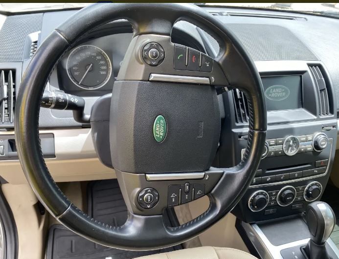 Land Rover Freelander • 2014 • 121,200 km 7