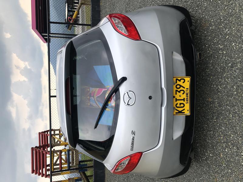 Mazda 2 • 2010 • 131,000 km 8