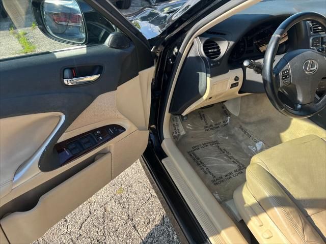 Lexus IS 250 C • 2007 • 121,131 km 5