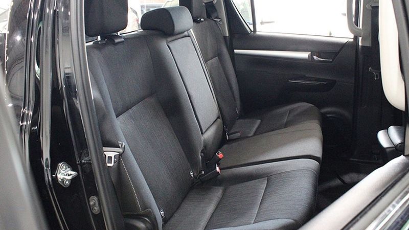 Toyota Hilux • 2023 • 12,960 km 13