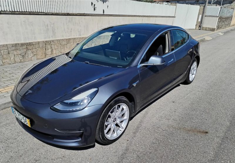 Tesla Model 3 • 2019 • 188,900 km 1