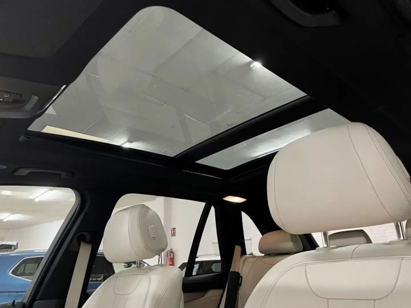 BMW X5 • 2018 • 88,000 km 14