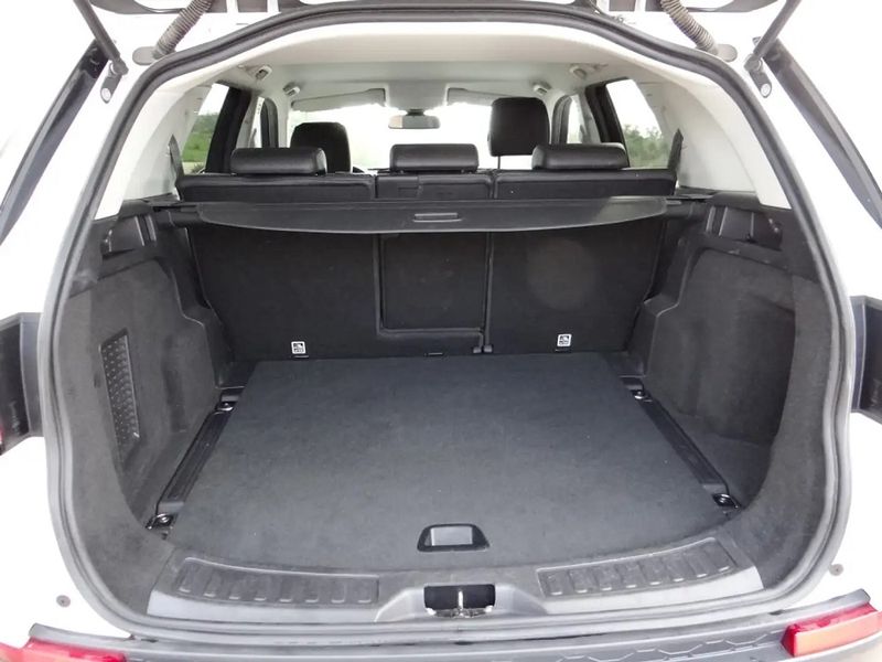 Land Rover Discovery Sport • 2016 • 87,000 km 9