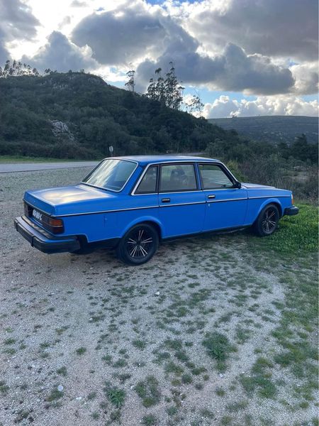 Volvo 240 • 1982 • 339,000 km 4
