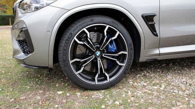 BMW X3 • 2020 • 25,900 km 8