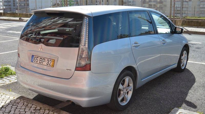 Mitsubishi Grandis • 2006 • 200,000 km 2