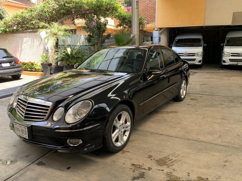 Mercedes-Benz E-320 • 2008 • 118,000 km 2