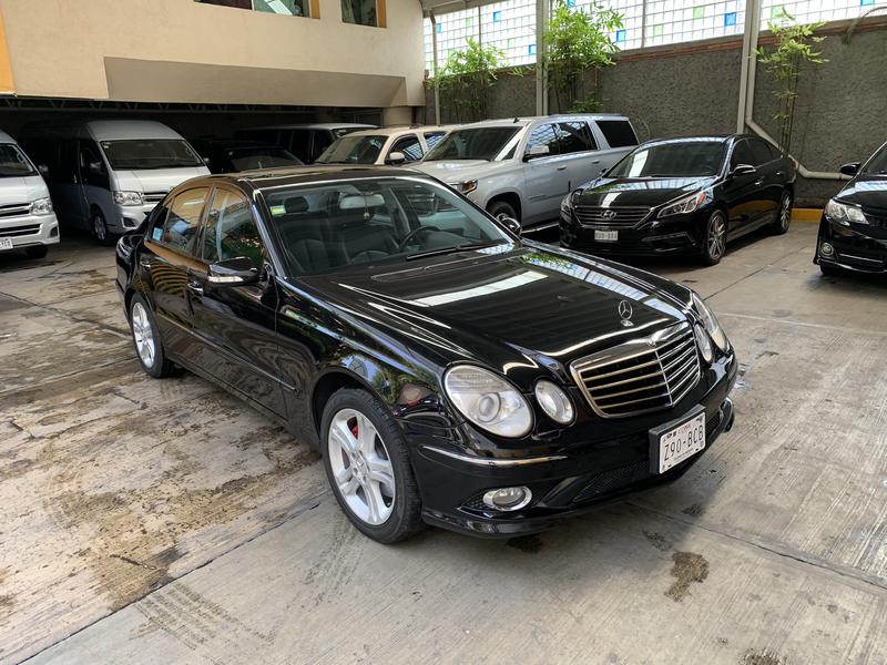 Mercedes-Benz E-320 • 2008 • 118,000 km 1