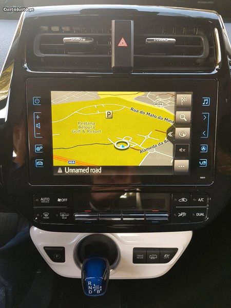 Toyota Prius • 2017 • 19,999 km 4