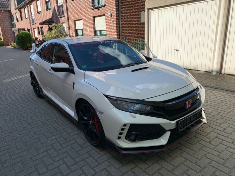 Honda Civic • 2017 • 124,000 km 4