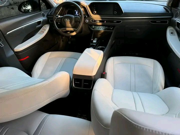 Hyundai Sonata • 2023 • 27,000 km 3