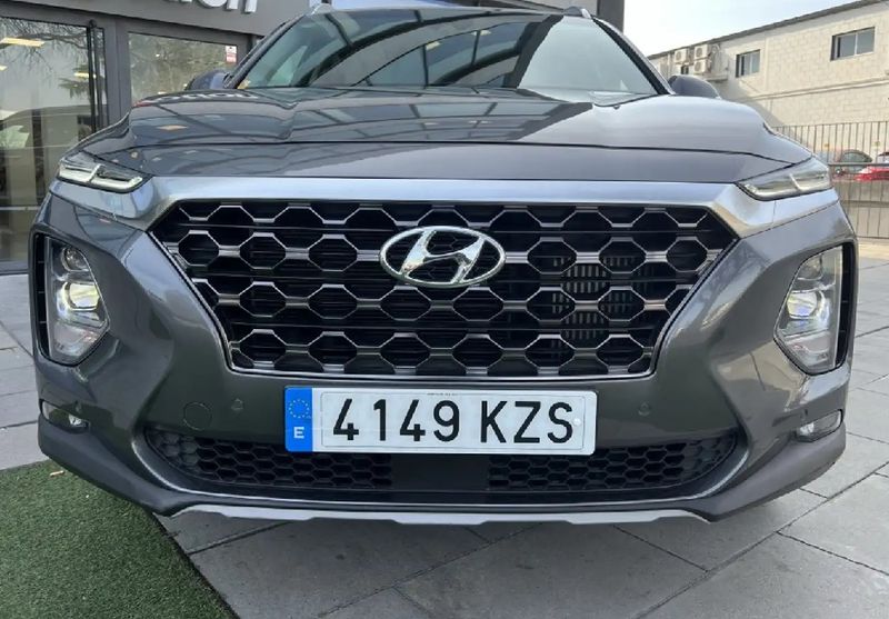 Hyundai Santa Fe • 2019 • 19,200 km 3