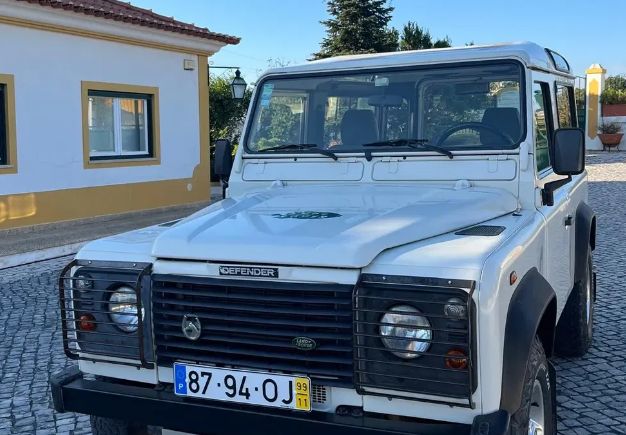 Land Rover Defender • 1999 • 329,510 km 1