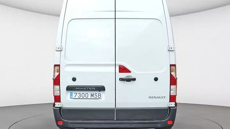 Renault Master • 2024 • 20,858 km 12