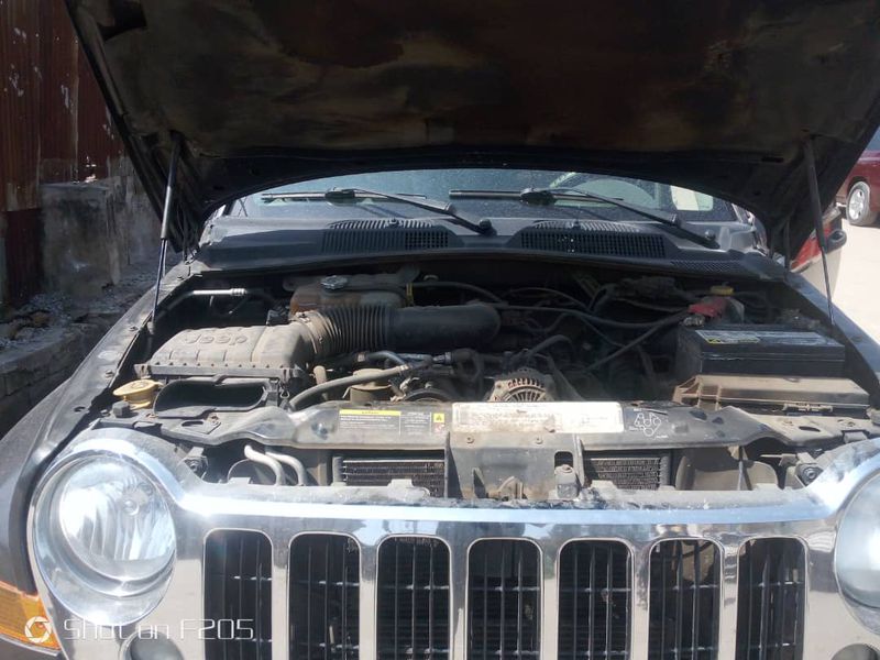 Jeep Liberty • 2006 • 127,384 km 4