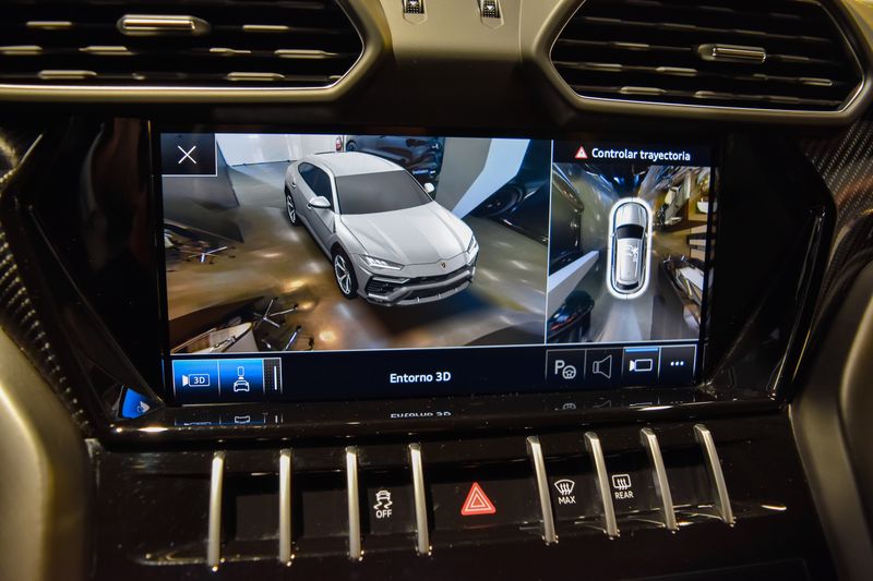 Lamborghini Urus • 2022 • 25,000 km 7