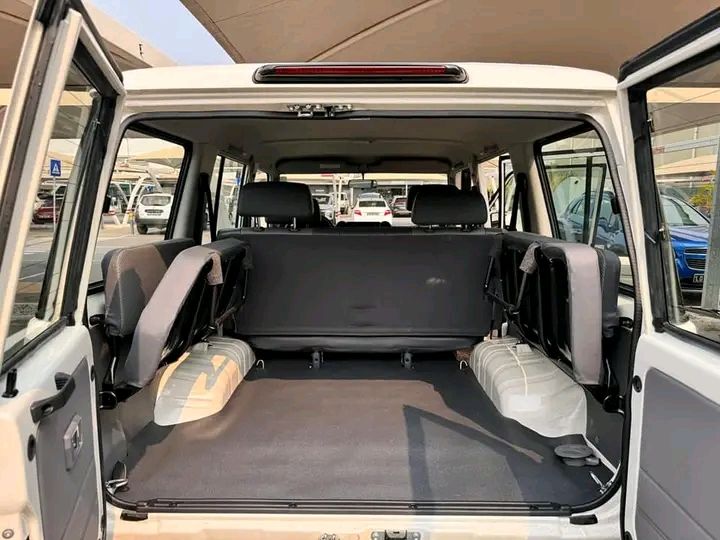 Toyota Land Cruiser • 2015 • 10,000 km 5