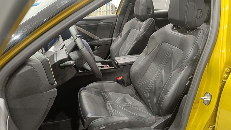 Opel Astra • 2022 • 14,333 km 13