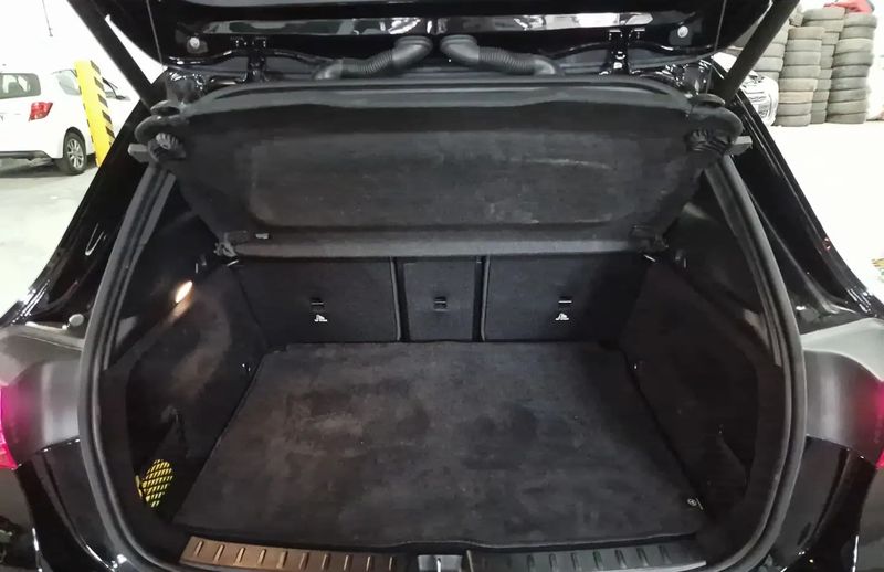 Mercedes-Benz A • 2025 • 5,652 km 11