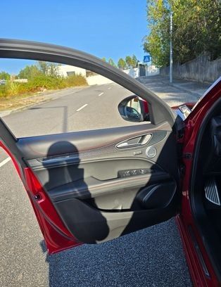 Alfa Romeo Stelvio • 2020 • 22,000 km 9