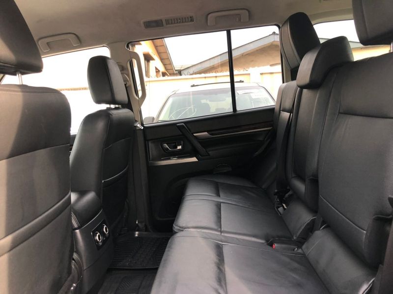 Mitsubishi Pajero Sport • 2020 • 50,000 km 4