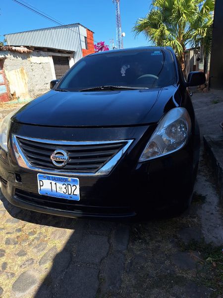 Nissan Versa • 2014 • 203,857 km 2